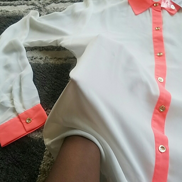 NWT Semi-Sheer Button Down Blouse - Picture 5 of 8